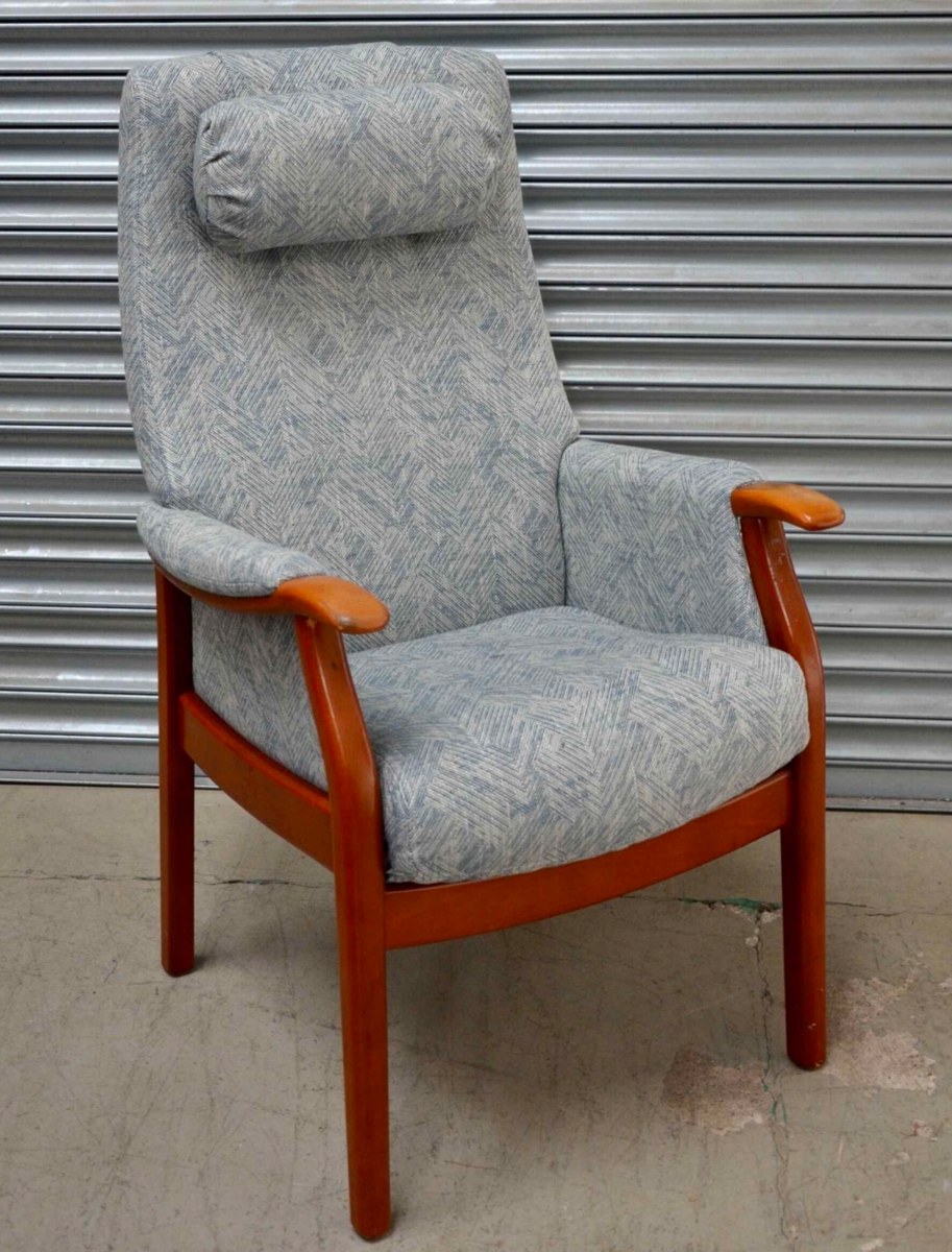 Ремонт кресла: перетяжка тканью, метро Кузьминки